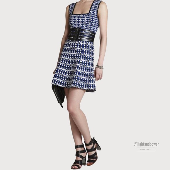 BCBGMaxAzria Dresses & Skirts - BCBG Max Azria Blue Carolina Geometric Dress S EUC